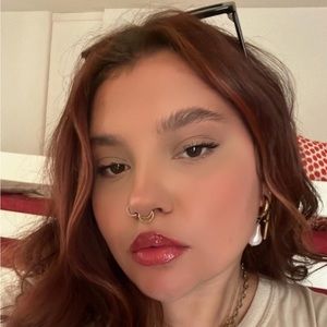 Meet your Posher, Aurora